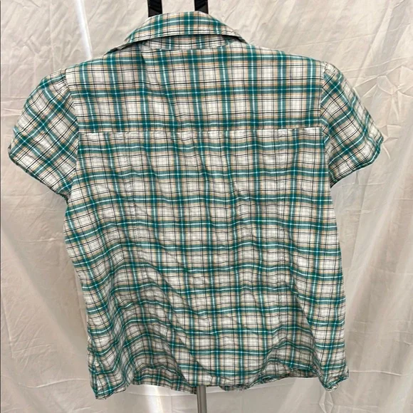 Faded Glory Green and White Button Down Shirt with Ruffled Yoke - Picture 3 of 3